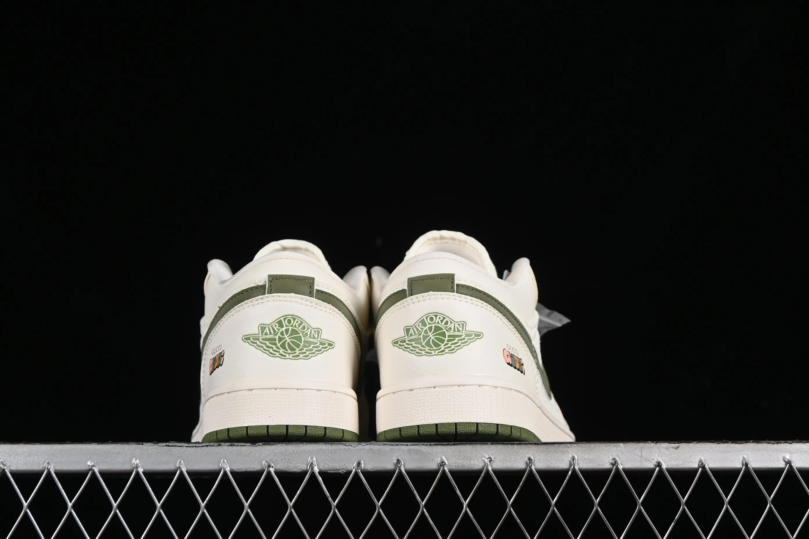 All categories Air Jordan Jordan series basketball shoes Air Jordan 1 Low High-end customized low-top sneakers Air Jordan 1 Low AJ1 Joe 1 Gucci joint-beige knitted High-end customized low-top retro basketball shoes DM5688-103